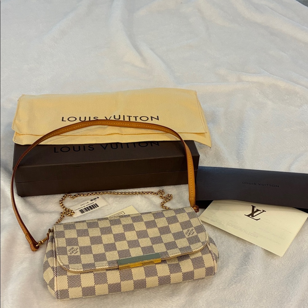 LOUIS VUITTON Favorite PM Shoulder Bag Damier